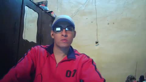 Snapshot of maurodirty chatting on November 12, 6:25 am Mauro online show from November 12, 6:25 am