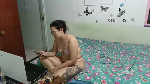 Snapshot of mauroluxandra chatting on January 20, 11:32 pm mauroluxandra online show from January 20, 11:32 pm