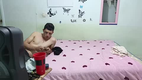 Snapshot of mauroluxandra chatting on February 23, 2:40 am mauroluxandra online show from February 23, 2:40 am