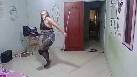 Snapshot of mauroluxandra chatting on February 24, 2:58 pm mauroluxandra online show from February 24, 2:58 pm