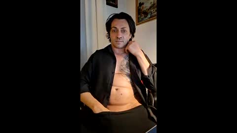 Snapshot of maury311278 chatting on December 21, 9:22 pm Marcellobausola s k i -p e online show from December 21, 9:22 pm