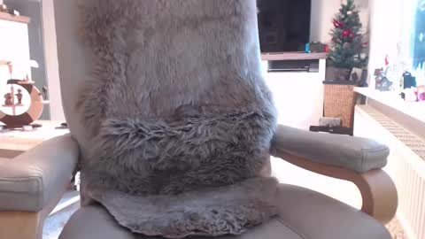 mav1962 online show from December 2, 7:14 am