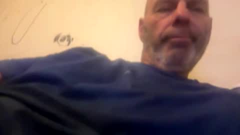 Snapshot of maverick7000 chatting on December 16, 7:35 am maverick7000 online show from December 16, 7:35 am