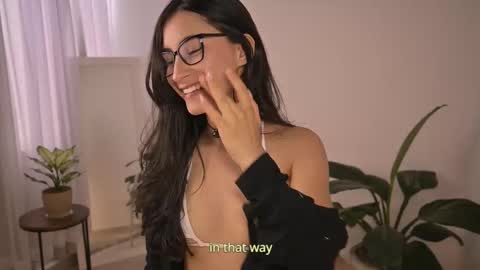 Maria Victoria Schedule 2pm until 9pm GMT-5 online show from October 5, 5:55 pm