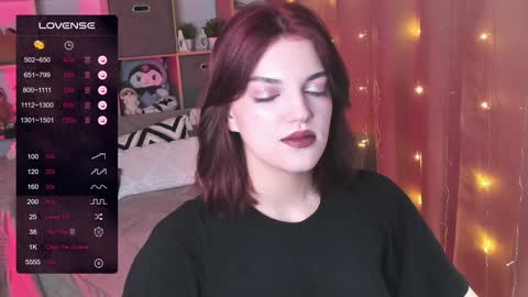 Snapshot of mavis_crystal chatting on December 15, 9:42 pm Mavis online show from December 15, 9:42 pm