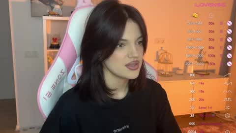 Snapshot of mavis_crystal chatting on September 19, 9:37 pm Mavis online show from September 19, 9:37 pm