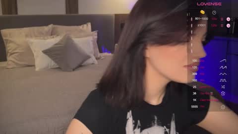 Snapshot of mavis_crystal chatting on September 24, 9:18 pm Mavis online show from September 24, 9:18 pm