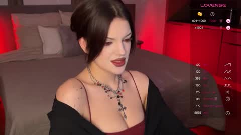 Snapshot of mavis_crystal chatting on November 1, 9:06 pm Mavis online show from November 1, 9:06 pm