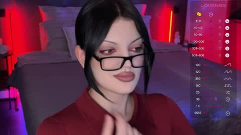 Snapshot of mavis_crystal chatting on November 27, 11:29 pm Mavis online show from November 27, 11:29 pm