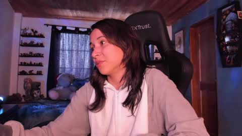 Snapshot of mavis_fuentes chatting on December 14, 12:01 pm Hilary online show from December 14, 12:01 pm