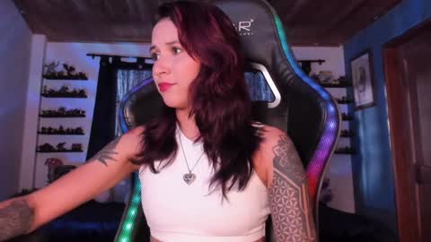 Snapshot of mavis_fuentes chatting on January 15, 10:57 pm Hilary online show from January 15, 10:57 pm