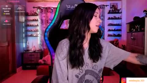 Snapshot of mavis_fuentes chatting on February 18, 10:28 pm Hilary online show from February 18, 10:28 pm