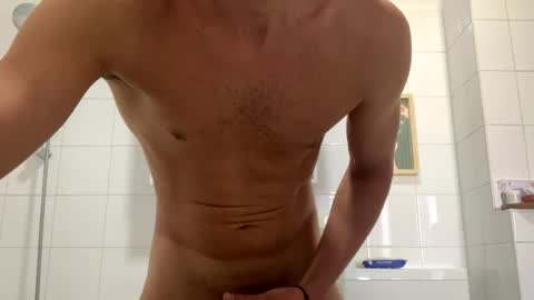 Snapshot of max681334 chatting on July 20, 6:17 am max681334 online show from July 20, 6:17 am