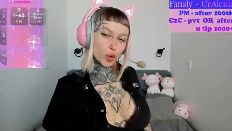 Snapshot of max69alexa chatting on October 30, 5:42 am Ur sweet heart online show from October 30, 5:42 am