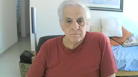 Snapshot of max_2017 chatting on December 14, 7:14 pm max_2017 online show from December 14, 7:14 pm