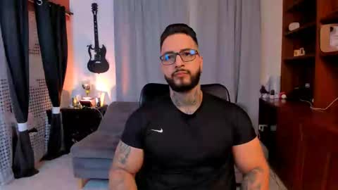 max D. online show from March 7, 2:01 pm