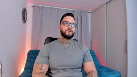 max D. online show from February 3, 1:49 pm