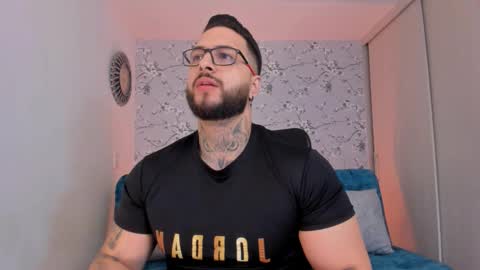 max D. online show from February 25, 11:42 am