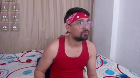 Snapshot of max_ed chatting on June 22, 11:51 am edward online show from June 22, 11:51 am