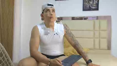 Max online show from October 23, 6:06 pm