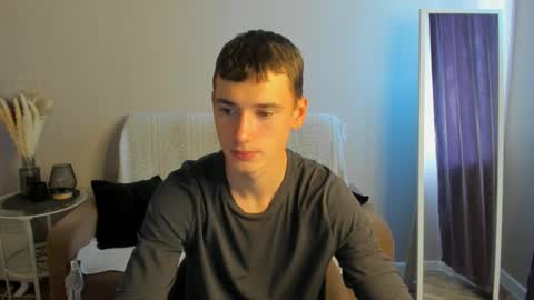 Snapshot of max_foks chatting on September 18, 5:53 am Max online show from September 18, 5:53 am