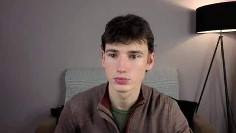 Max online show from December 19, 6:42 am