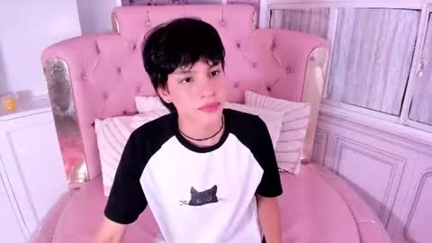 Snapshot of max_hunter1 chatting on July 17, 3:46 am Max online show from July 17, 3:46 am