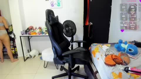 Snapshot of max_konny chatting on March 4, 12:29 am Max konny online show from March 4, 12:29 am