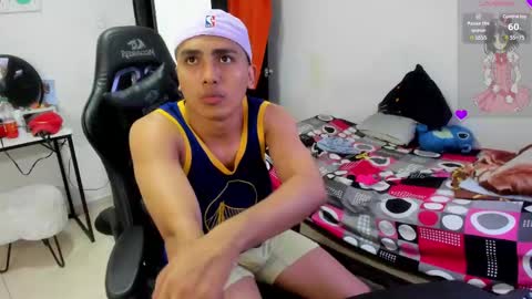 Snapshot of max_konny chatting on March 10, 1:34 am Max konny online show from March 10, 1:34 am