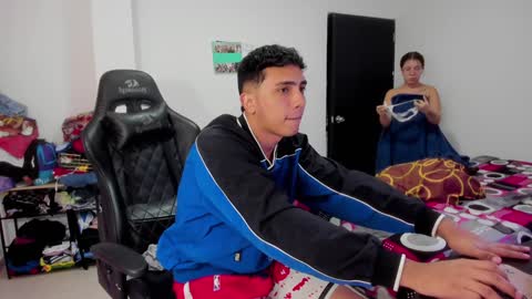 Snapshot of max_kony chatting on January 15, 5:40 am Max kony online show from January 15, 5:40 am