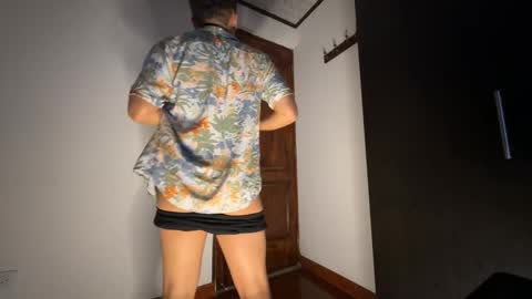 Max Lancaster online show from December 7, 5:26 am