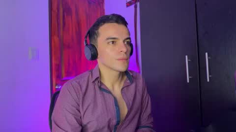 Max Lancaster online show from December 11, 12:33 am