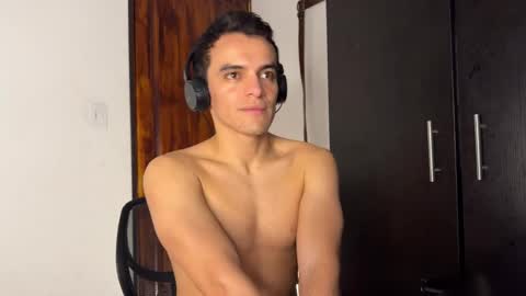 Max Lancaster online show from December 26, 12:14 am