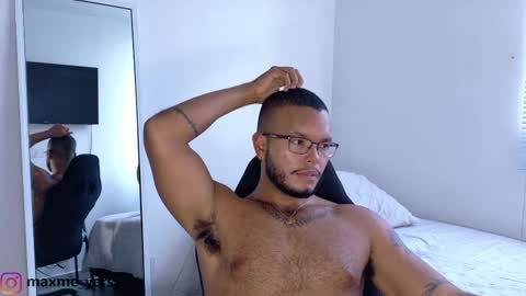 max_meyer online show from October 1, 9:54 pm