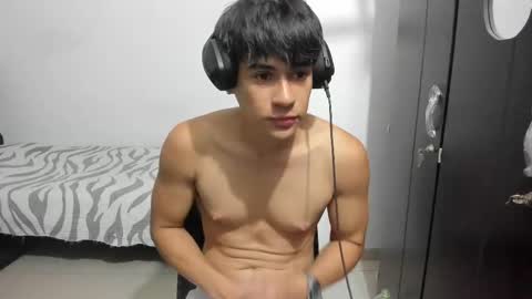 Snapshot of max_miller66 chatting on September 16, 1:39 am Max online show from September 16, 1:39 am