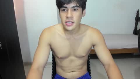 Snapshot of max_miller66 chatting on October 22, 4:40 pm Max online show from October 22, 4:40 pm