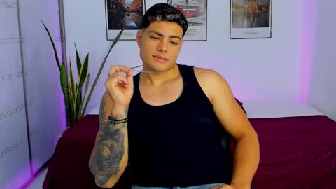 Snapshot of max_miuller chatting on October 23, 1:54 pm MAX MIULLER online show from October 23, 1:54 pm