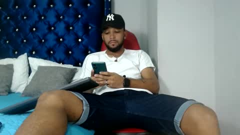 Snapshot of max_sexyhot26 chatting on December 3, 3:09 am max_sexyhot26 online show from December 3, 3:09 am