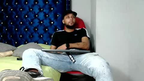 Snapshot of max_sexyhot26 chatting on December 16, 3:40 am max_sexyhot26 online show from December 16, 3:40 am