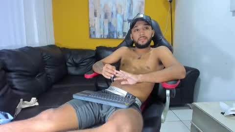 Snapshot of max_sexyhot26 chatting on January 5, 6:02 am max_sexyhot26 online show from January 5, 6:02 am