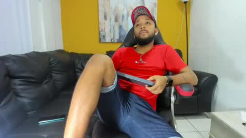 Snapshot of max_sexyhot26 chatting on January 7, 2:53 am max_sexyhot26 online show from January 7, 2:53 am
