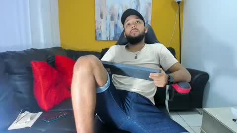Snapshot of max_sexyhot26 chatting on January 8, 3:08 am max_sexyhot26 online show from January 8, 3:08 am