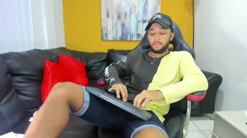 Snapshot of max_sexyhot26 chatting on January 9, 6:17 am max_sexyhot26 online show from January 9, 6:17 am