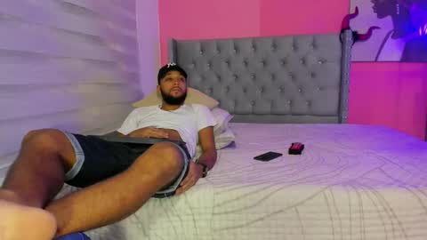 Snapshot of max_sexyhot26 chatting on January 14, 2:19 am max_sexyhot26 online show from January 14, 2:19 am