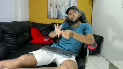 Snapshot of max_sexyhot26 chatting on January 15, 2:38 am max_sexyhot26 online show from January 15, 2:38 am