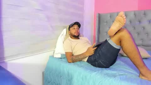 Snapshot of max_sexyhot26 chatting on January 28, 7:11 am max_sexyhot26 online show from January 28, 7:11 am