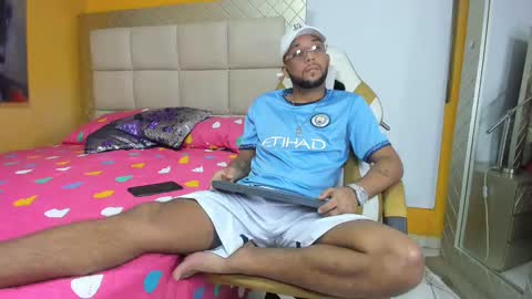 Snapshot of max_sexyhot26 chatting on February 7, 3:01 am max_sexyhot26 online show from February 7, 3:01 am