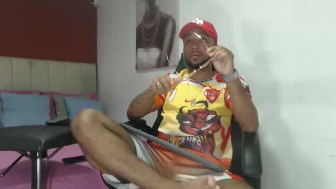 Snapshot of max_sexyhot26 chatting on February 20, 2:40 am max_sexyhot26 online show from February 20, 2:40 am
