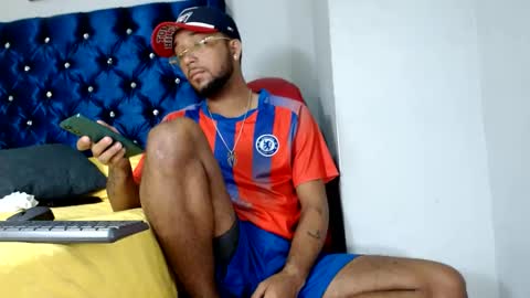 Snapshot of max_sexyhot26 chatting on February 26, 6:04 am max_sexyhot26 online show from February 26, 6:04 am