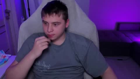 Max online show from March 4, 2:12 pm